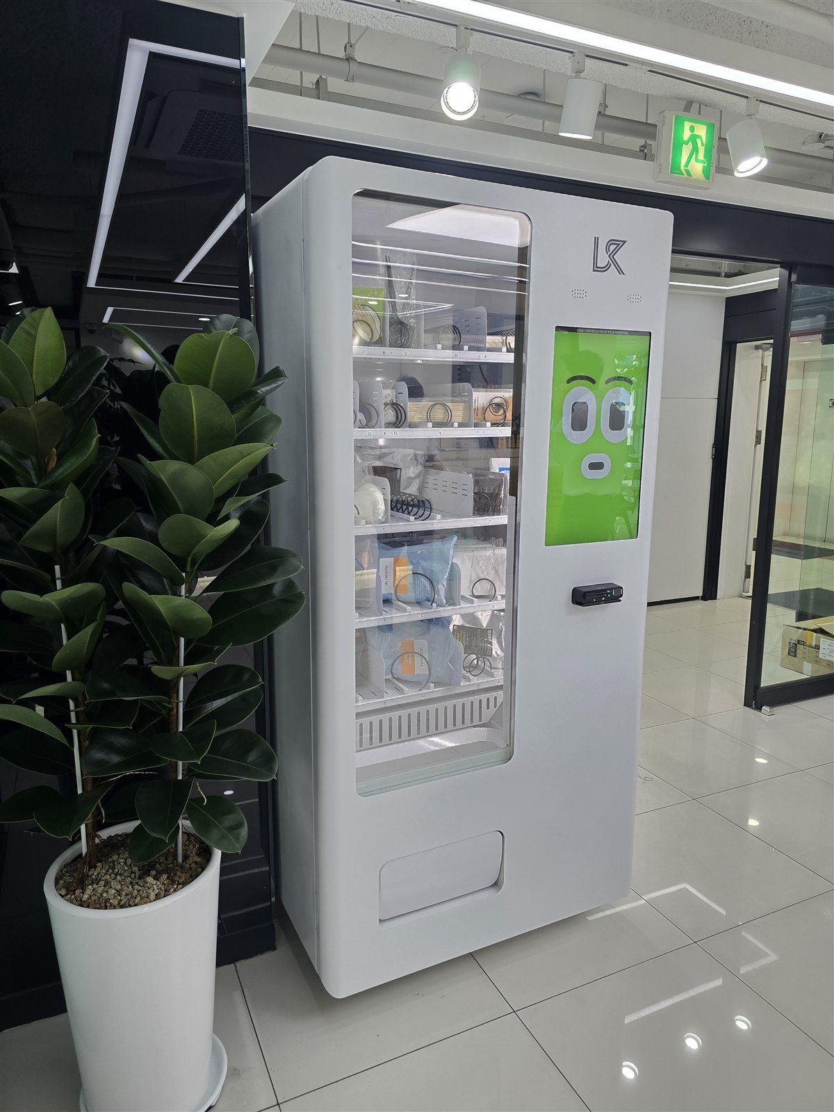 강남 올댓뷰티 무인자판기 설치 현장 전경
